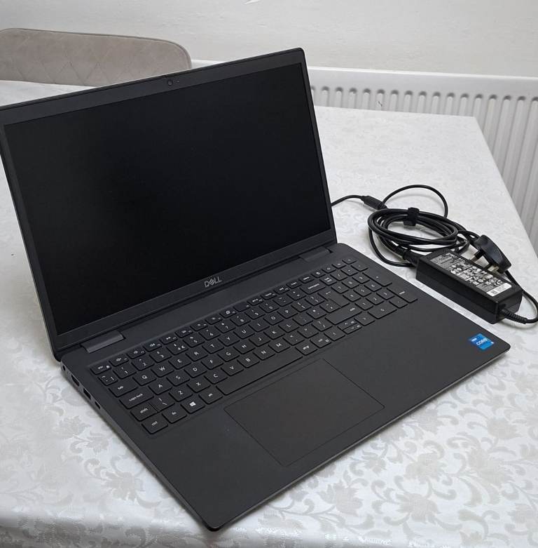 Dell Latitude 3520 with numberpad 