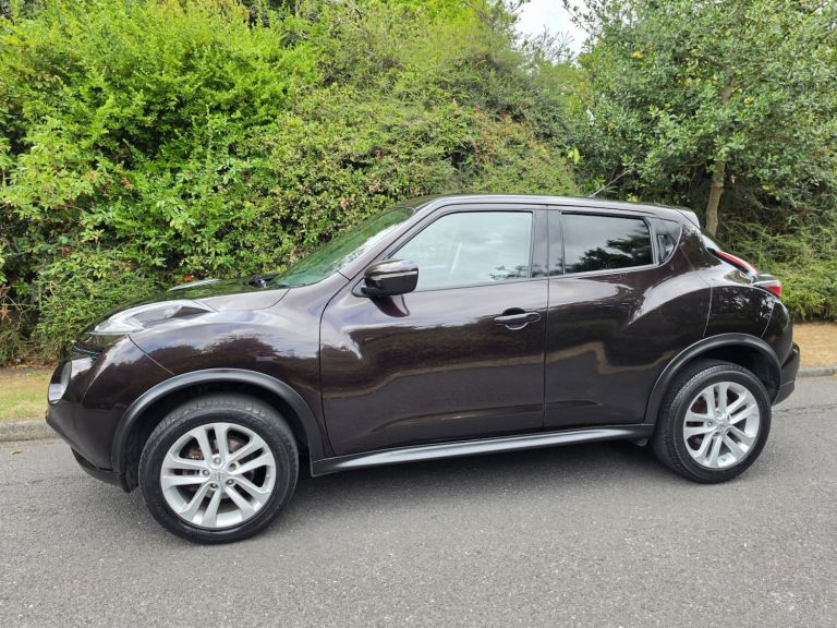 NISSAN JUKE 1.6 ACENTA Xtronic - AUTOMATIC - 5 DOOR - BLACK