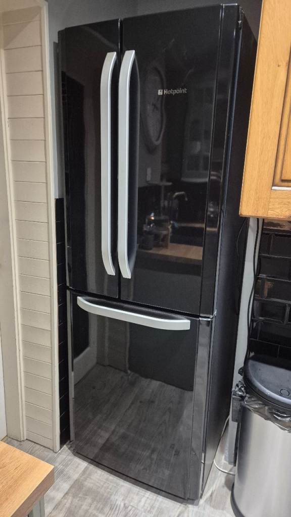 Hotpoint ffu3dk fridge freezer