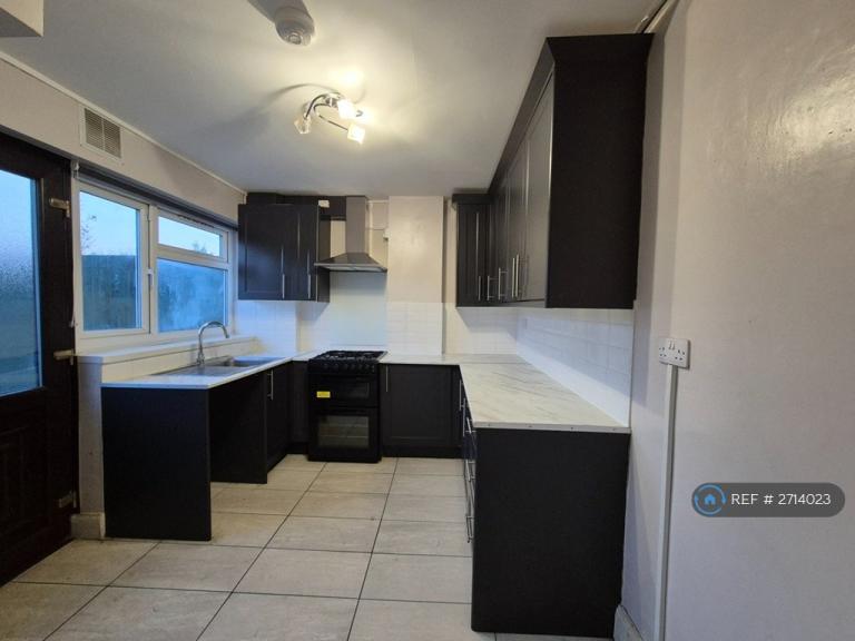 1 bedroom in Princes Park Lane, Hayes, UB3 (#2714023)