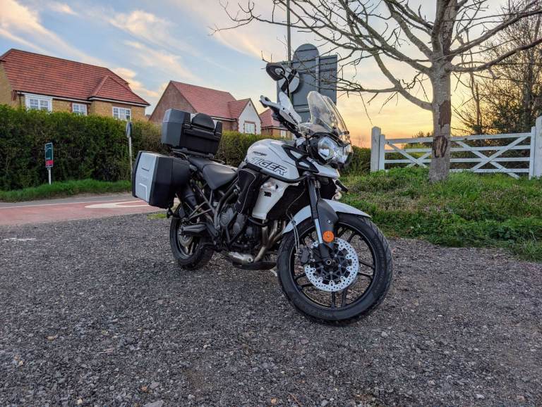 2018 Triumph Tiger 800 XR Crystal White, FSH, 9,435 Miles, Full Triumph Luggage, 10 Months MOT