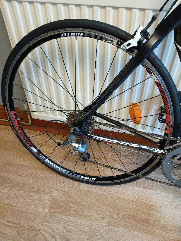 Btwin FC 700 full carbon road bike 