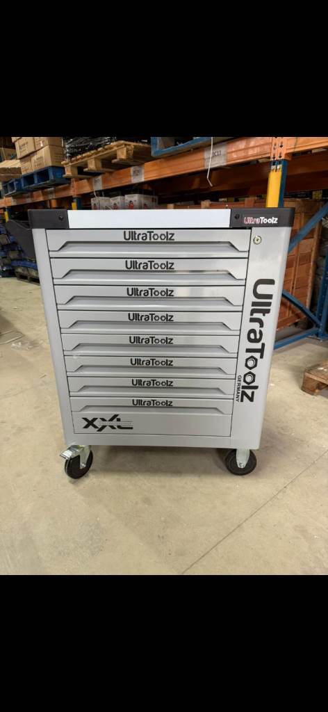 ULTRA TOOLZ 8 drawer tool / tool box chest full of tools