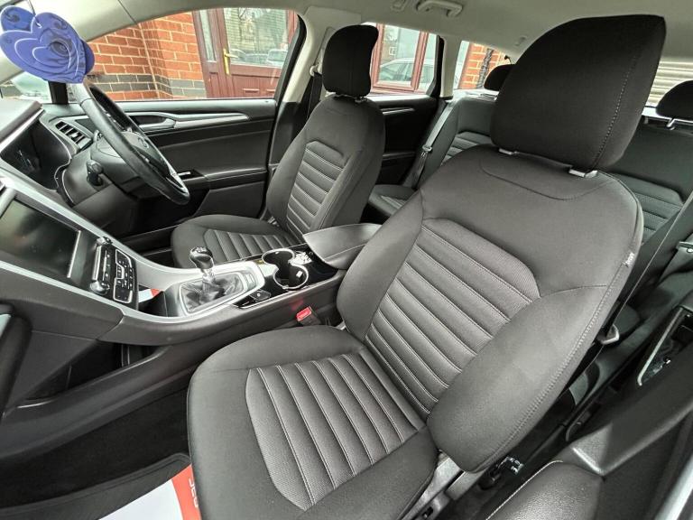 FORD MONDEO 2.0 TDCi Zetec Euro 6 (s/s) 5dr 2015