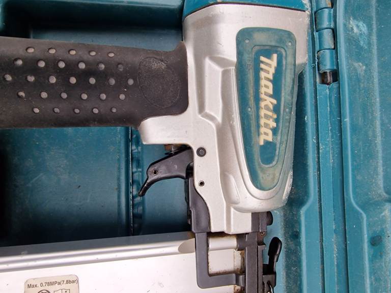 Makita nails gun