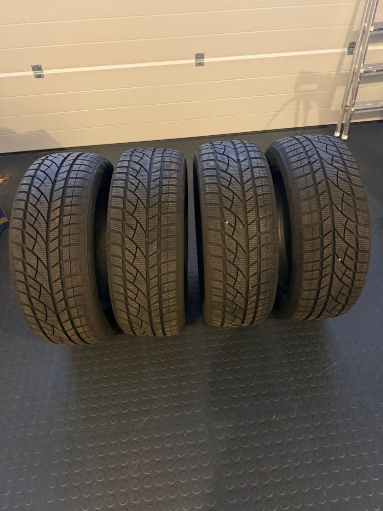 Winter Tyres - ROADX RXFrost 215/55 R17 x 4 (7-8mm tread)