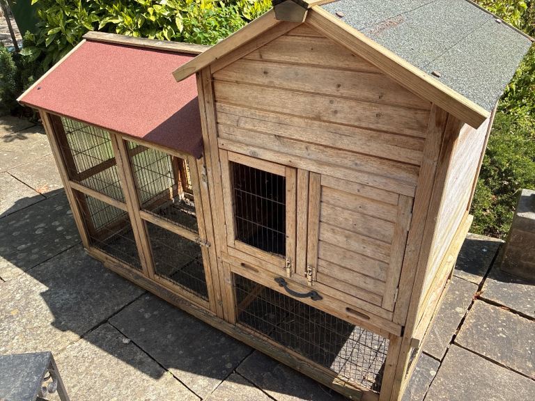 Rabbit hutch