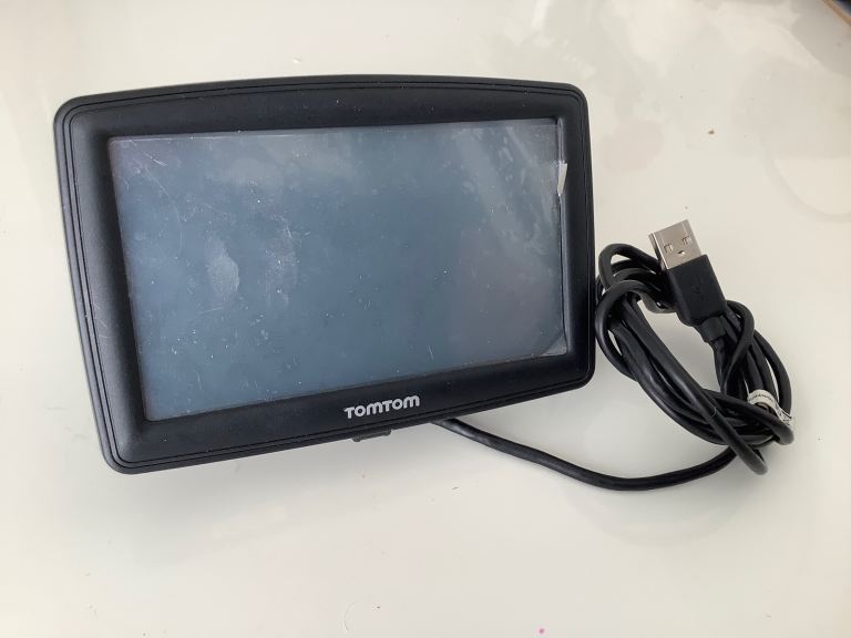 TOMTOM XXL 5” GPS SATELLITE NAVIGATION DEVISE, VERY GOOD CONDITION, READY TO GO… BARGAIN AT ONLY £35