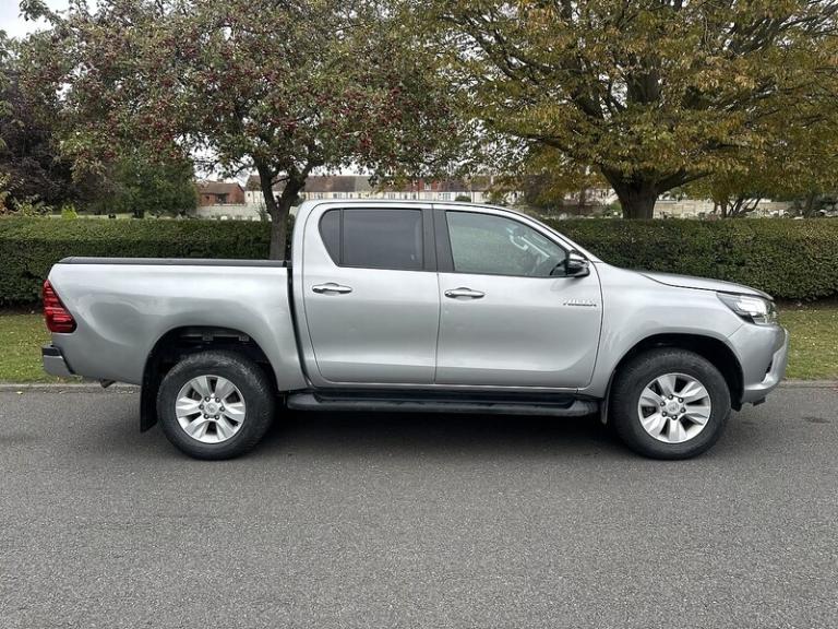 2020 Toyota Hilux D-4D Icon Pickup Diesel Manual