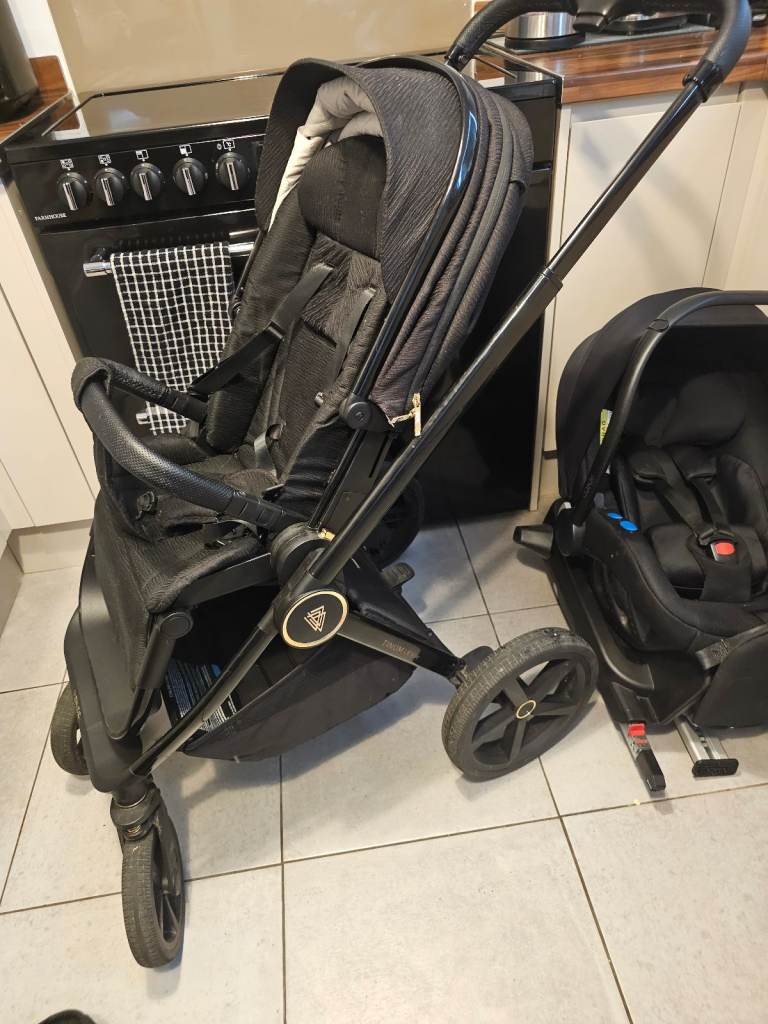 Venicci tinum upline 2.0 bundle with isofix 