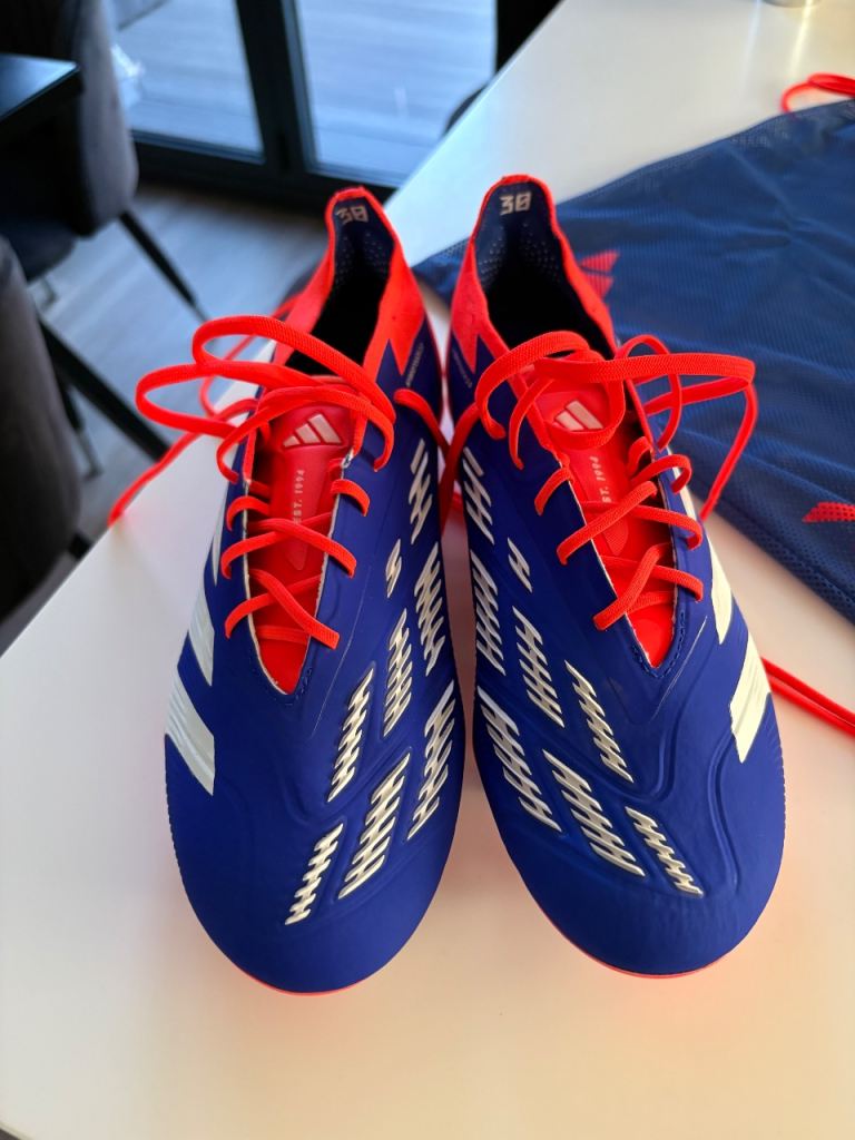 Football boots never worn (£50)
