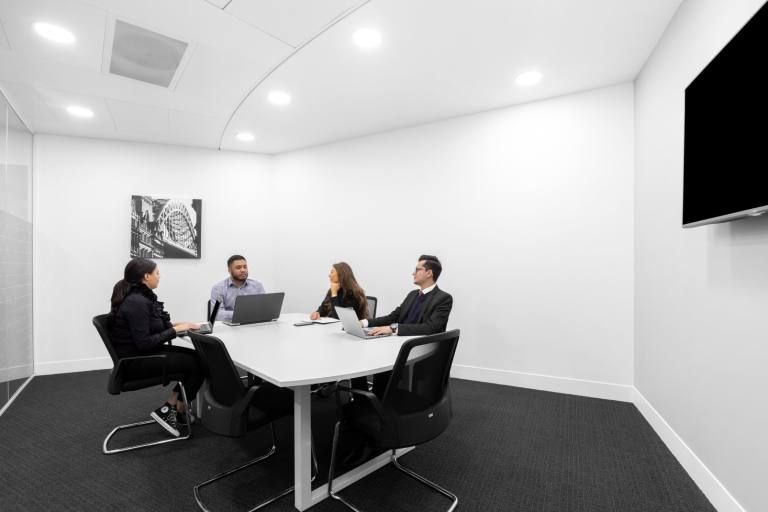 London - EC3A 8BF \ Small Office Space for Rent