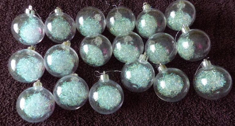 Christmas tree baubles All in excellent condition