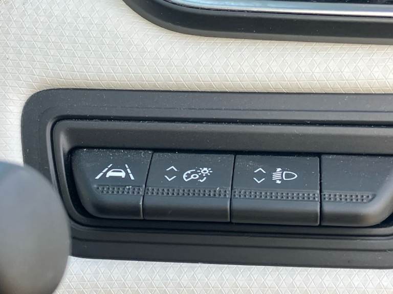 2022 Renault Clio 1.6 E-TECH Hybrid 140 SE Edition 5dr Auto Hatchback PETROL/ELECTRIC Automatic