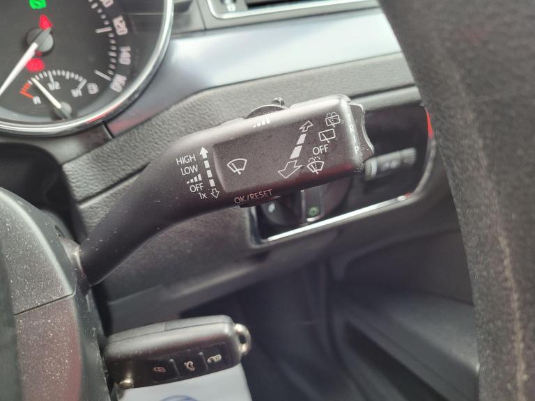 2011 Skoda Superb 2.0 TDI S DSG Euro 5 5dr ESTATE Diesel Automatic