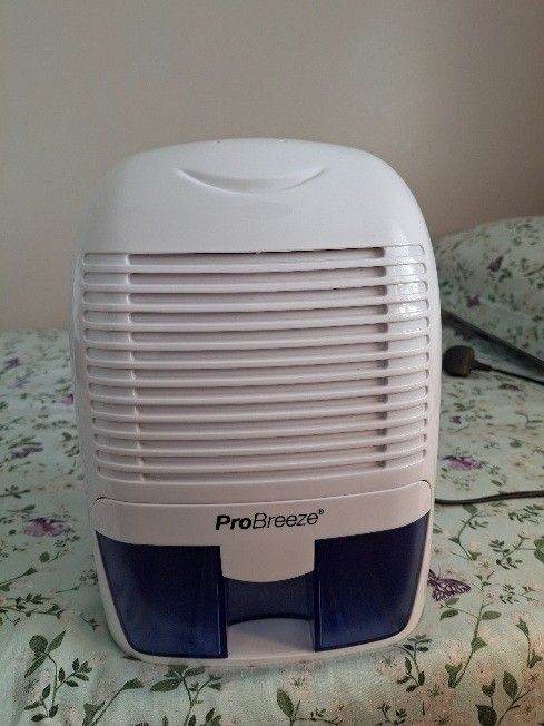 ProBreeze Dehumidifier  1500– White, Good Condition