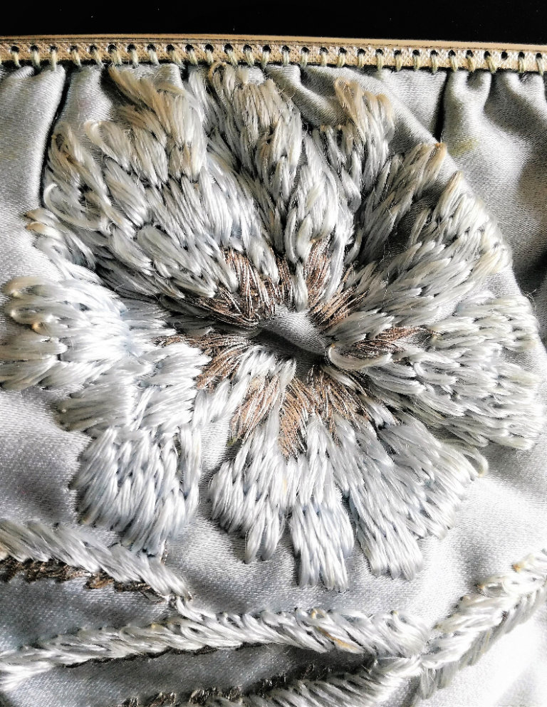 VINTAGE BAG EVENING PURSE Embroidered Diamante Clasp Rope Chain Grey Blue Silk Satin Silver Metallic