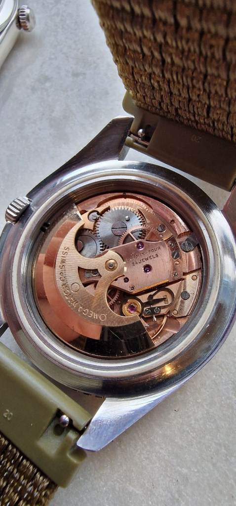 Omega Seamaster 300 165.024 vintage automatic watch from 1963