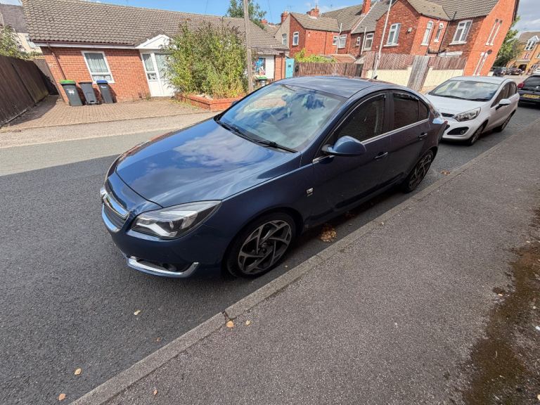 Vauxhall, INSIGNIA, Hatchback, 2015, Manual, 1598 (cc), 5 doors