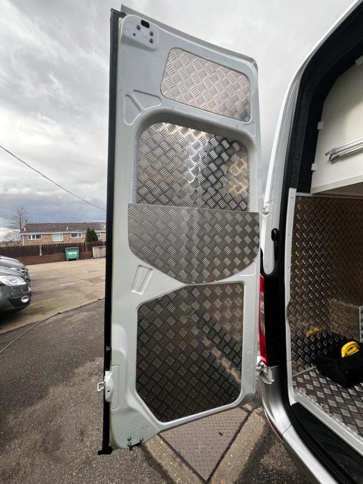 2021 Mercedes Benz Sprinter 3.5t H2 Progressive campervan racehome 5 door Cam...