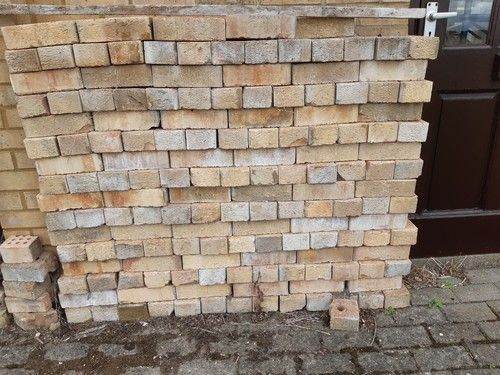image for Reclaimed yellow bricks 650 complete bricks and 150 half bricks