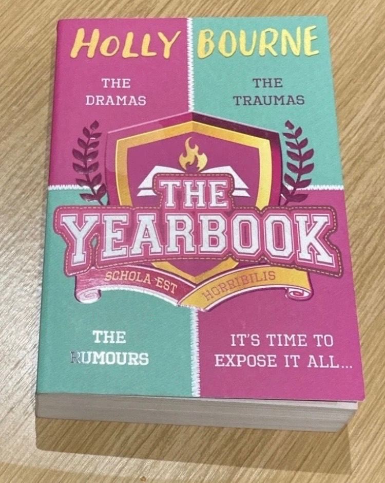 SIGNED copy of Holly Bourne The Yearbook – As Good As New