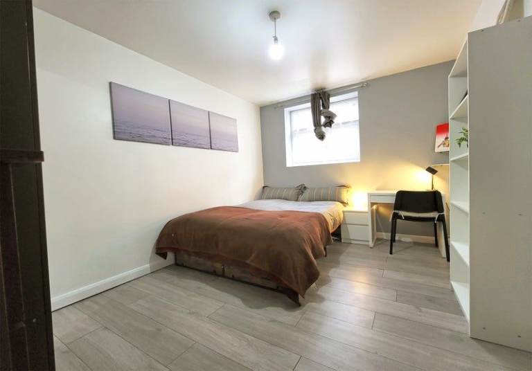 🪄🌸Double Room – Newly Refurbished House | Stepney Green | Garden & Living Room!