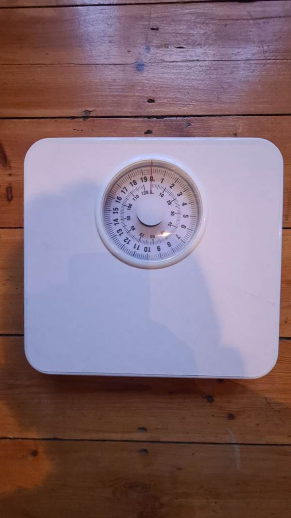 Weight scale measuring very accurately in Stones and Kg. Collection SW6 7PS 