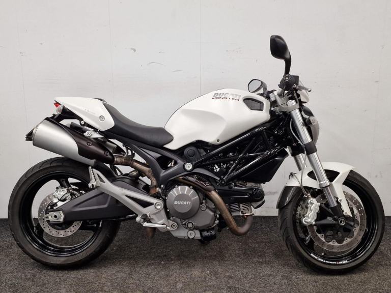 DUCATI MONSTER 696 PLUS *** OEM SEAT COWL and FLY SCREEN - LOW MILES ***