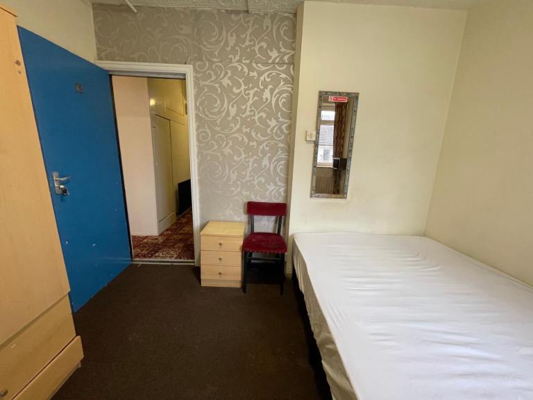 Double room £25 off your 1st month