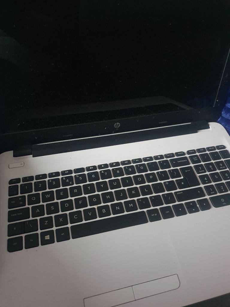 White HP LAPTOP 4GB