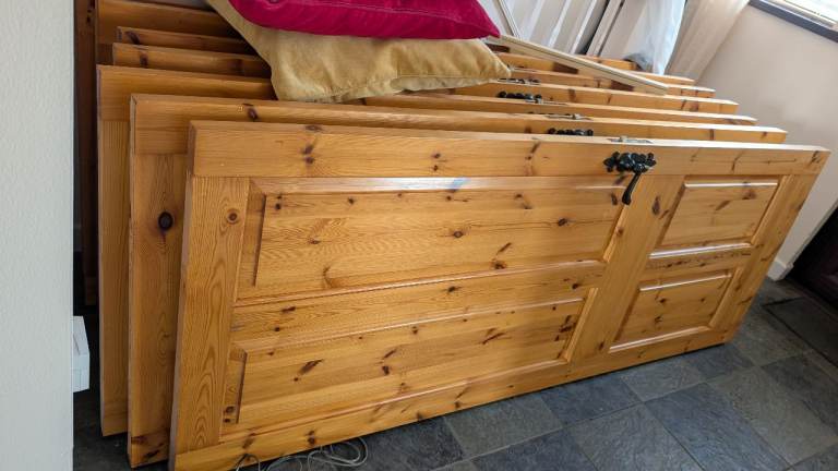 Solid Pine Wooden Doors 