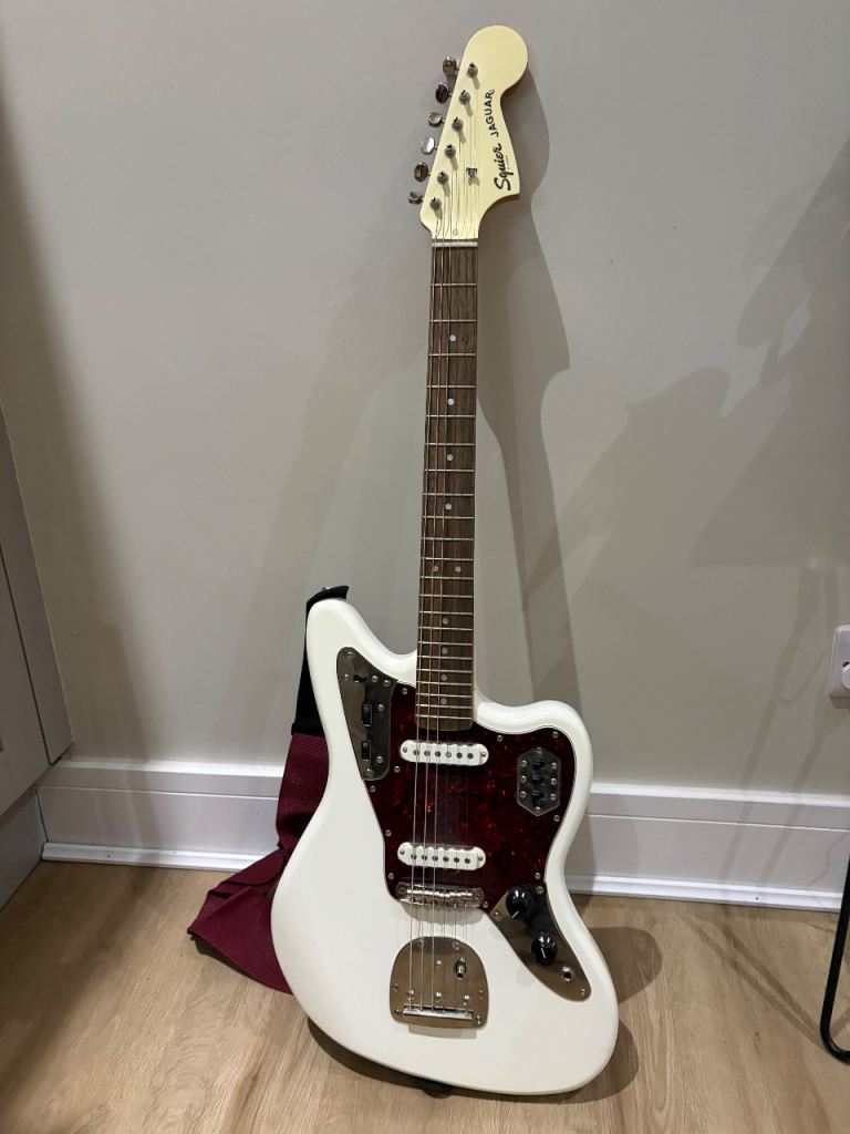 Fender squire jaguar guitar Olympic white classic vibe