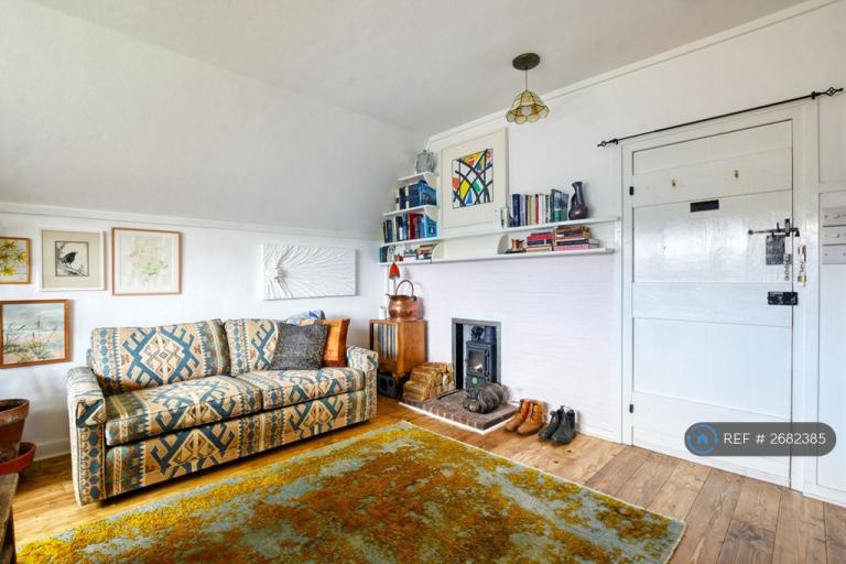 1 bedroom flat in Waterlow Court, London, NW11 (1 bed) (#2682385)