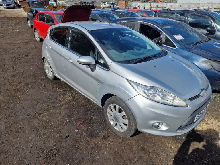 Breaking for spares ford fiesta 1.6 tdci 2009