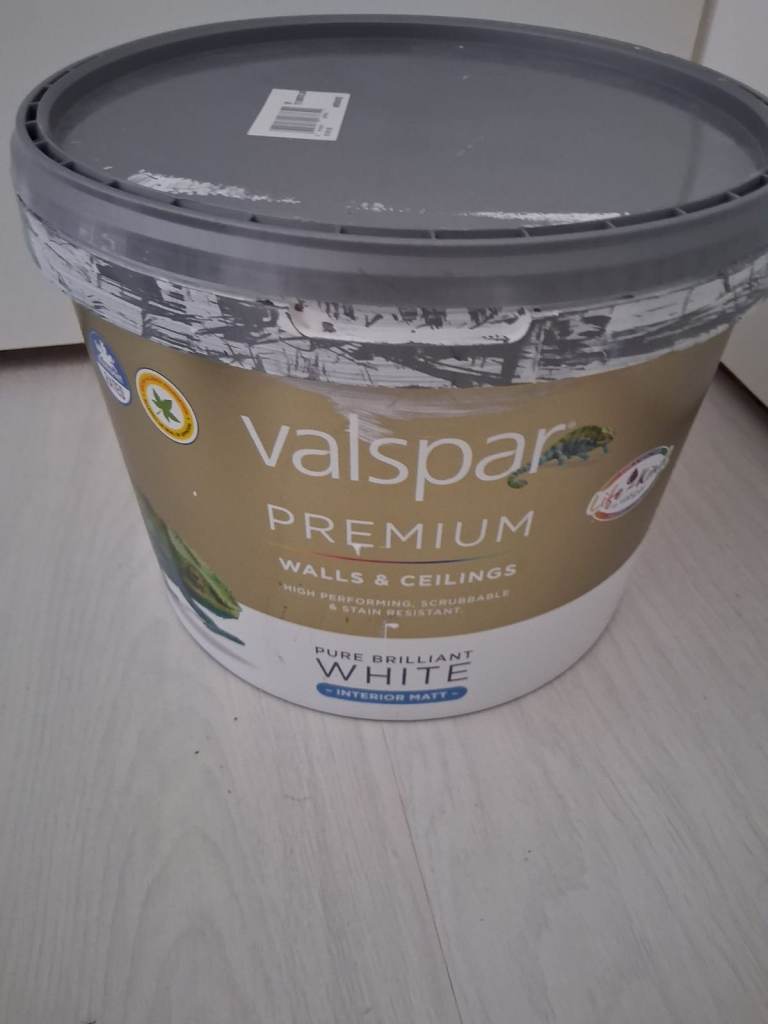 Valspar premium white paint