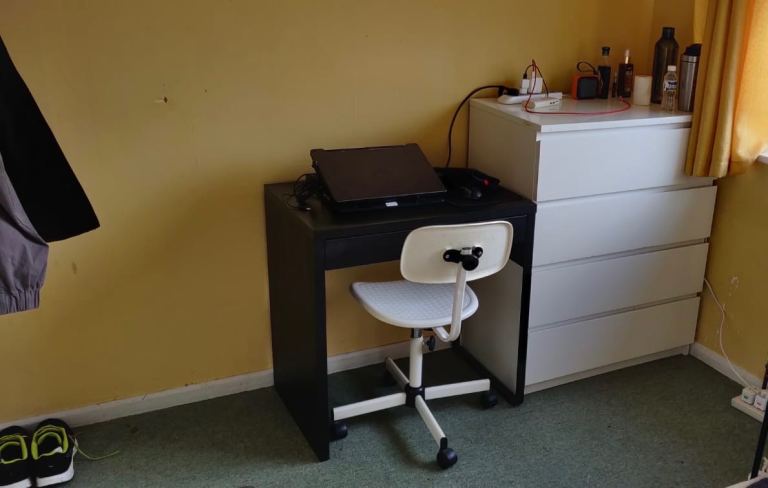 room in Englefield Green