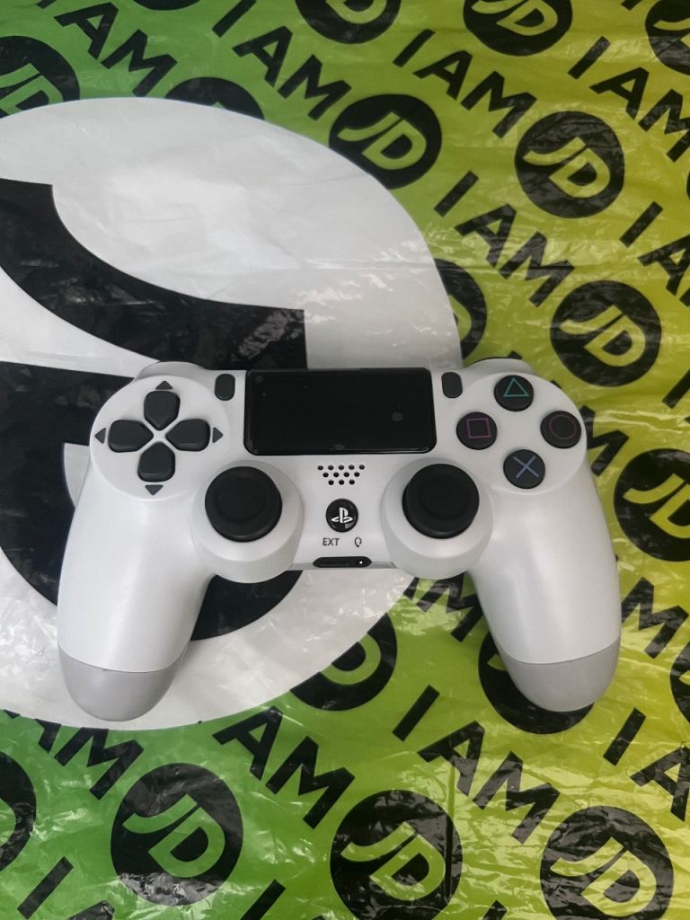 PS4 wireless controller White