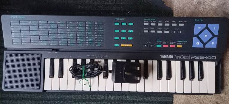 Electric Yamaha  Keyboard 