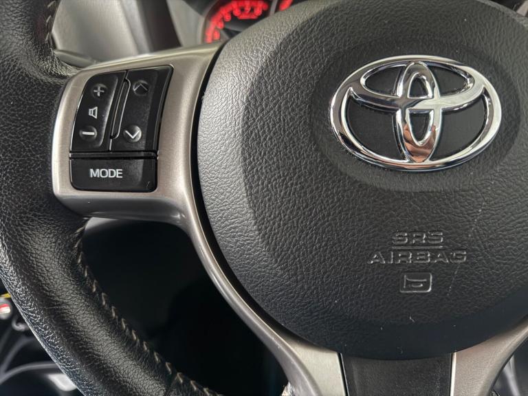 2015 Toyota Yaris 1.33 VVT-i Icon 5dr CVT HATCHBACK PETROL Automatic