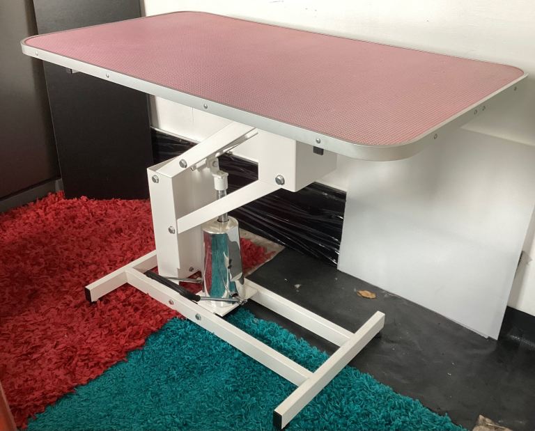 X-Large hydraulic grooming table