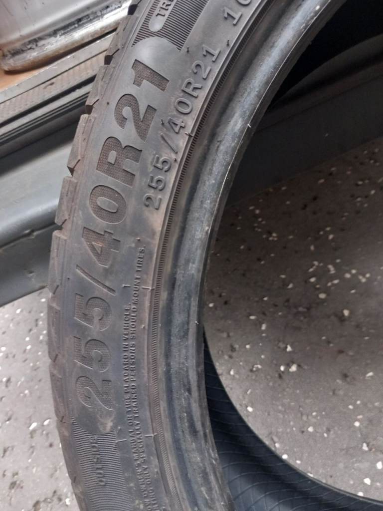 255/40R21 Tyre 6mm tread