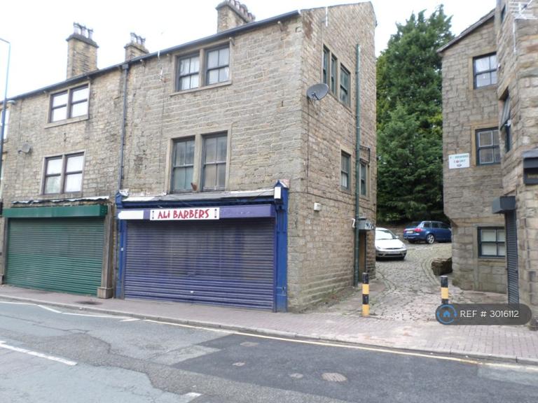 1 bedroom flat in Yorkshire Street, Bacup, OL13 (1 bed) (#3016112)
