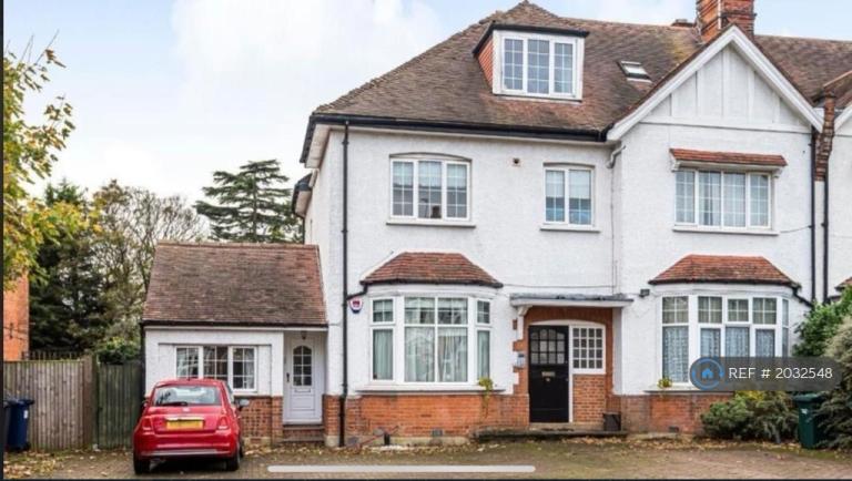 2 bedroom flat in Northumberland Road, New Barnet, Barnet, EN5 (2 bed) (#2032548)