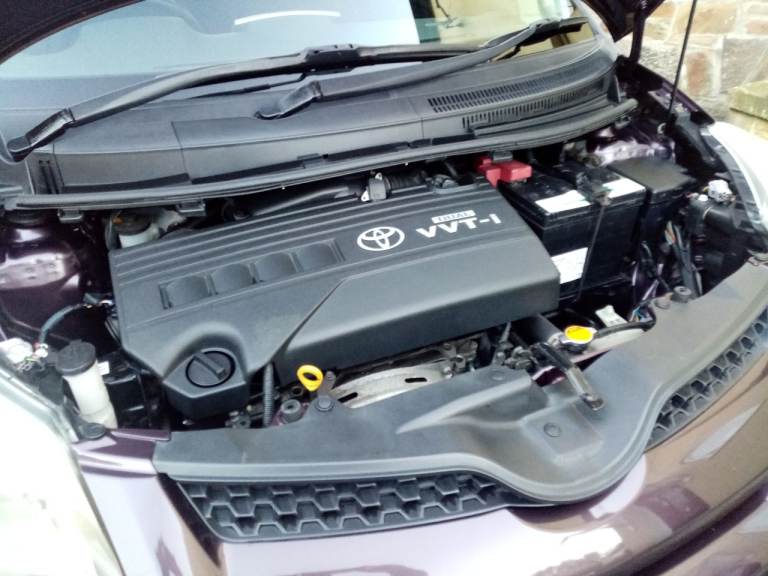 Toyota, URBAN CRUISER, Hatchback, 2009, Manual, 1329 (cc), 5 doors