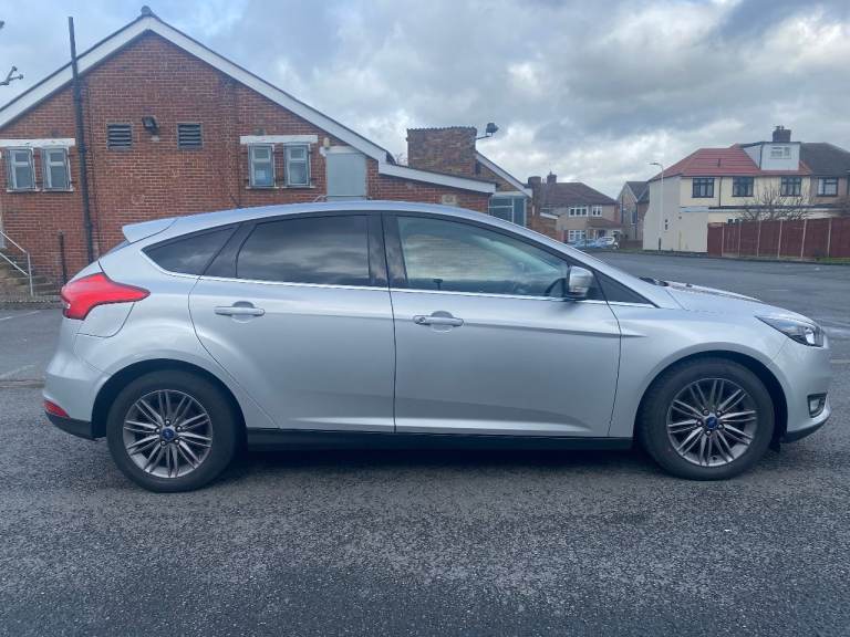 FORD FOCUS  1.0t  ZETEC  ECOBOOST  IN VGC  2017  NEW BELTS  NEW SERVICE  NEW MOT  6 SPEED 