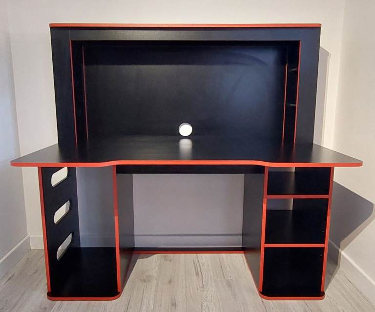 Gaming desk - £50