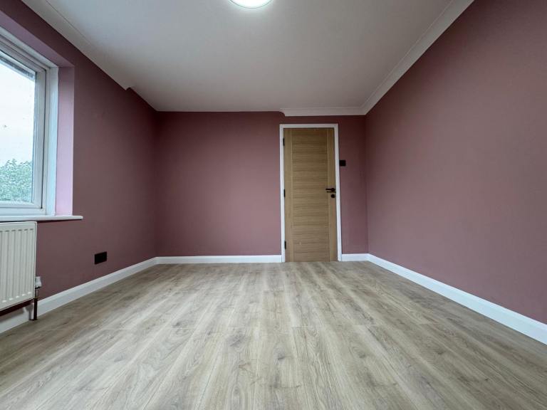 Painter & Decorating | Wall Panels | Skimming Plastering 