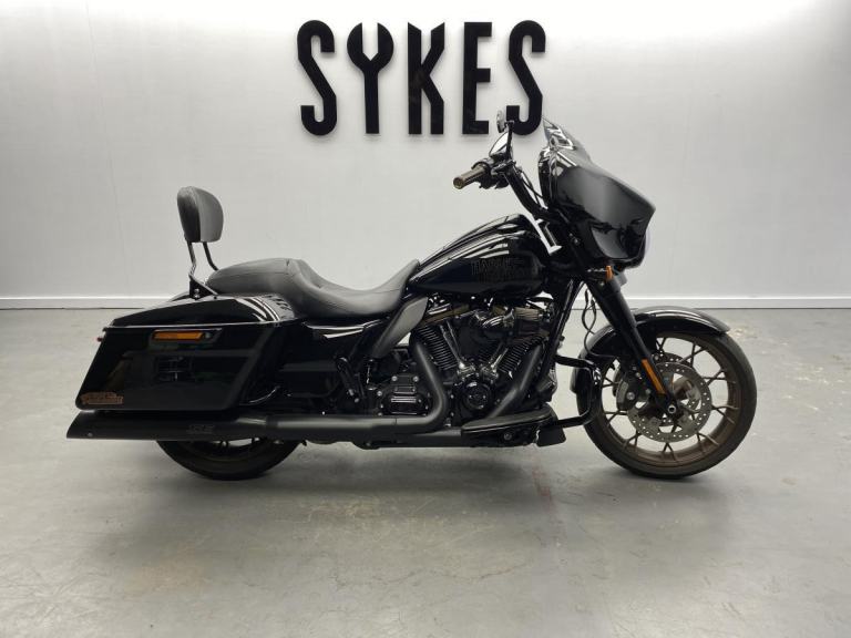 2023 Harley-Davidson FLHXST Touring Street Glide ST 117 in Vivid Black