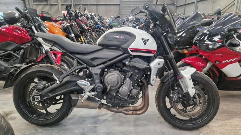 2021 21 Triumph Trident 660 Roadsterretro l X-ring Euro 5 10864 Miles